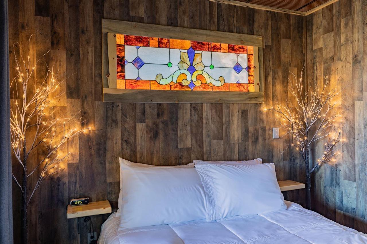 Bed and Breakfast Ridgewalk Treehouse Анджел Файер Экстерьер фото